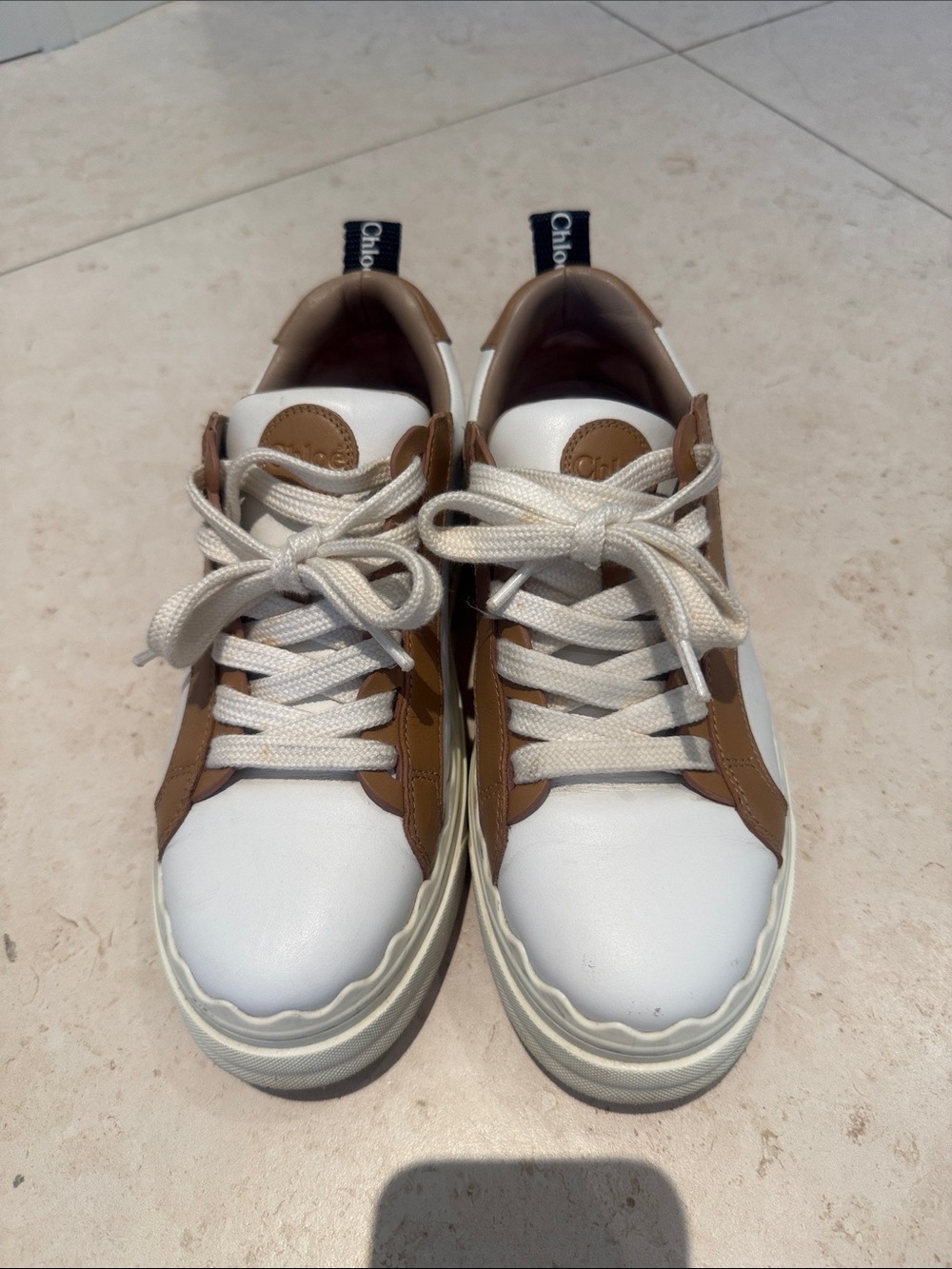 Chloé White and Brown Low-Top Leather Sneakers